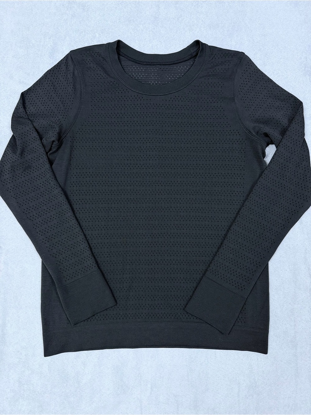 Lululemon Black Perforated Long Sleeve Top - Picture 2 of 8